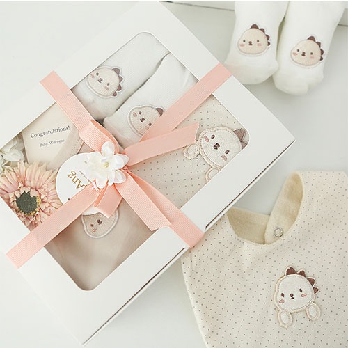“HAPPY BIRTH” 용 오가닉 실내복+턱받이+양말 4종 선물세트